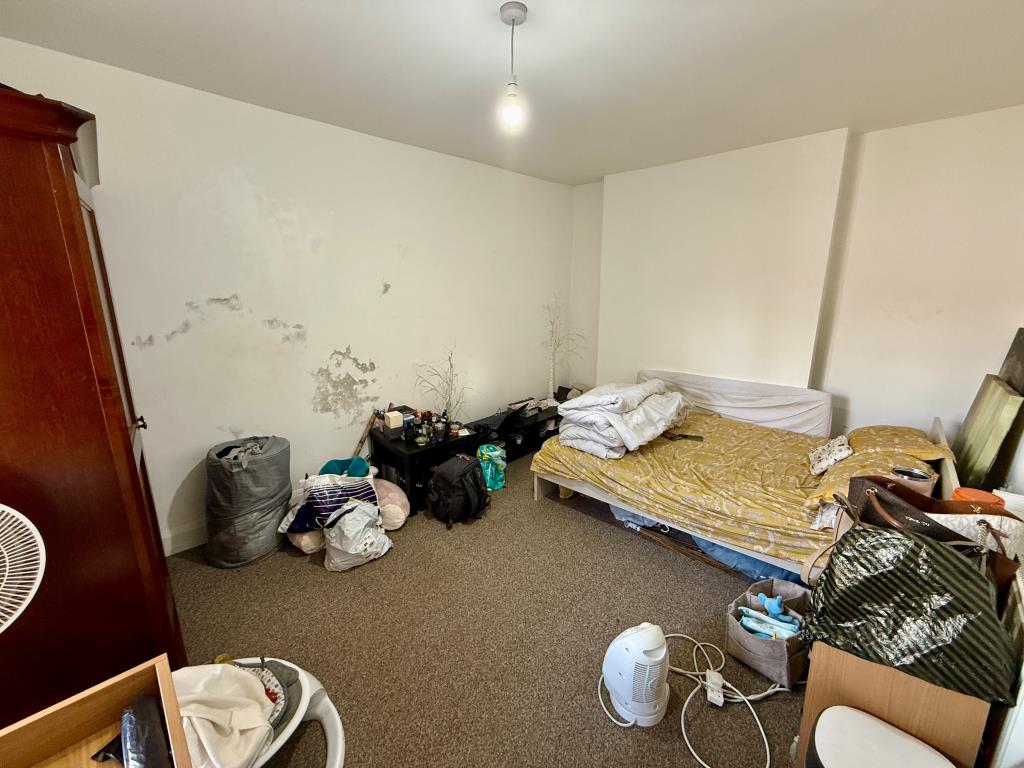 Lot: 81 - MIXED USE INVESTMENT IN TOWN CENTRE - Bedroom two